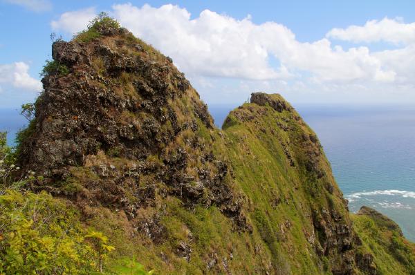 Hiking Pu’u Manamana Solo