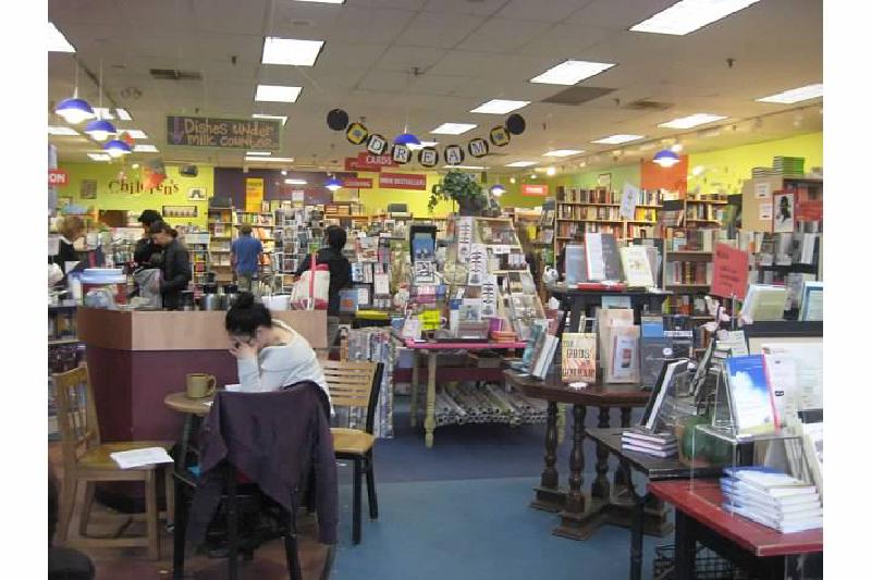 porter-square-books-interior